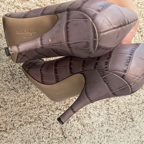 Ferragamo Pumps (authentic) - Picture 5 of 10